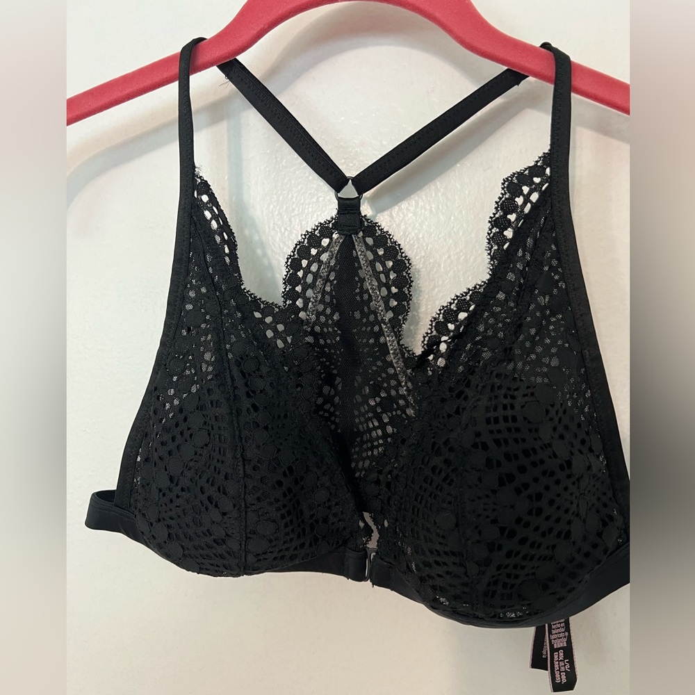 NWOT Victoria’s Secret Black Lace Bralette Large